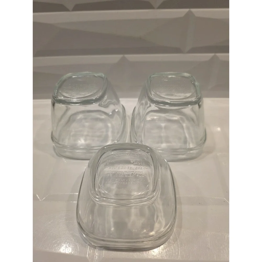 Rubbermaid Glass Food Storage Containers Lot - 2 - 1.5 Cup, 1 - 1 Cup & 5 Lids